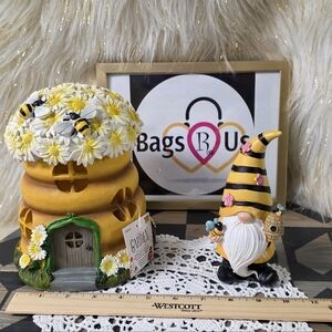 MY GARDEN FRIEND LARGE SOLAR BEEHIVE GNOME HOUSE HOME WITH BEE GNOME NEW